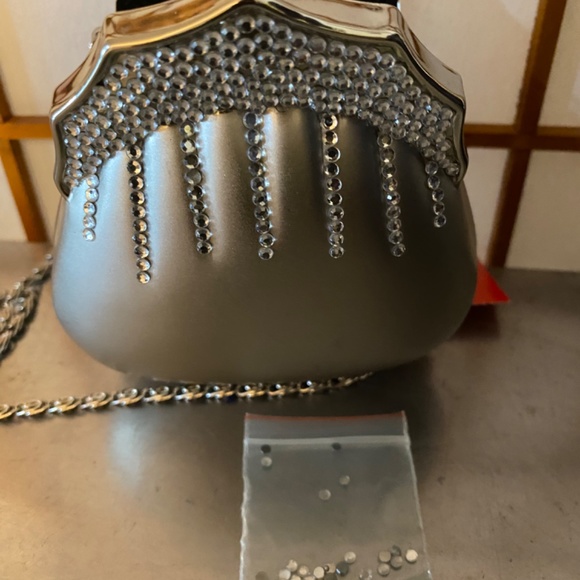 Vintage Rhinestone Metallic putse - Picture 4 of 9